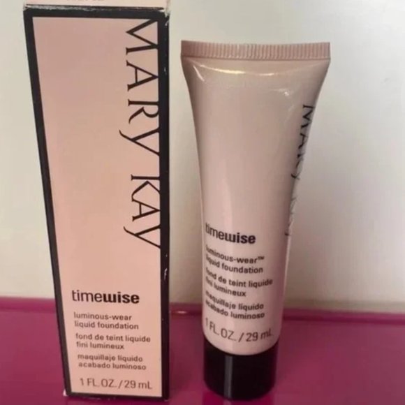 Beige 1 foundation AntiAging Luminous liquid. NIB - Picture 7 of 8